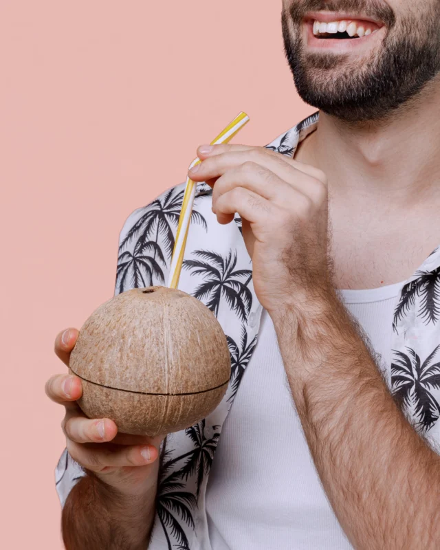¡Quedan tan solo 60 días para verano! 🥥😎☀⛱ ¿Calentamos motores? 

🛒 ¡Disponible en nuestra tienda online! Enlace directo en nuestra bio ✨

#CocoFresco #VeranoSaludable #SaborTropical #VidaNatural #RefrescanteNatural