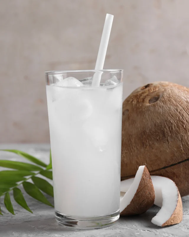 ¿Calor level infierno? 🔥🥵 Tenemos el refresh perfecto.
Hazte un smoothie super tropical, hecho 100% de coco, super nutritivo, natural y muy fácil de hacer 😍

Agua de coco fresca + carne de coco natural + hielo = mézclalo todo en una batidora y ¡listo!

🔥 el combo que necesitas para rehidratarte saludablemente y cuidarte mientras disfrutas de todos los beneficios del coco.

🛒 ¡Disponibles en nuestra tienda online! 

#CocoLovers #SummerSmoothie