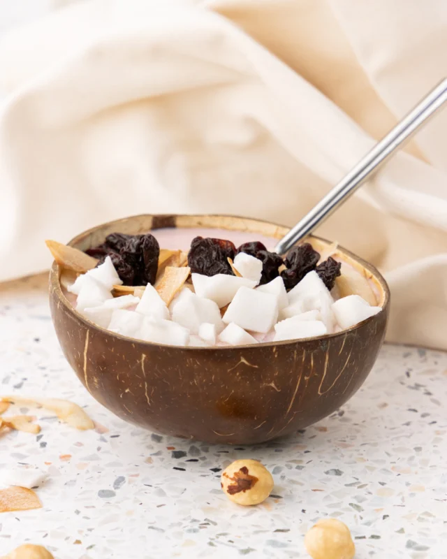 Nuestros mini bowls de coco son lo que necesitabas para elevar tus snacks y que sean los más aesthetics de todo Instagram 😍

#coconutbowl #coconutbowls  #homedecor #GenuineCoconut #bowls